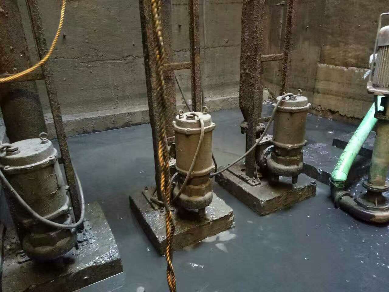 通辽污水池清理